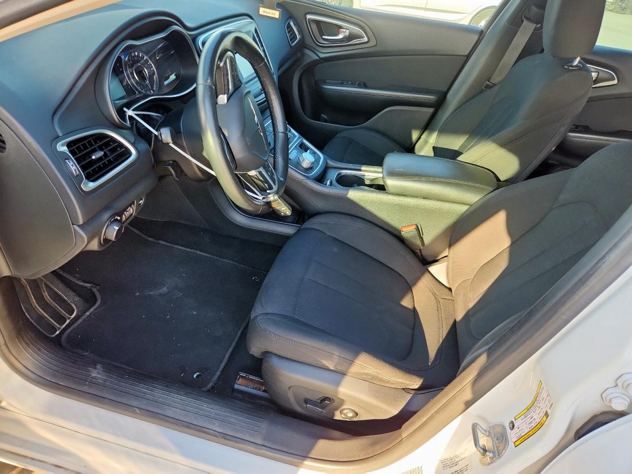 2016 Chrysler 200 Limited VIN: 1C3CCCAB5GN136101 Lot: 82270335