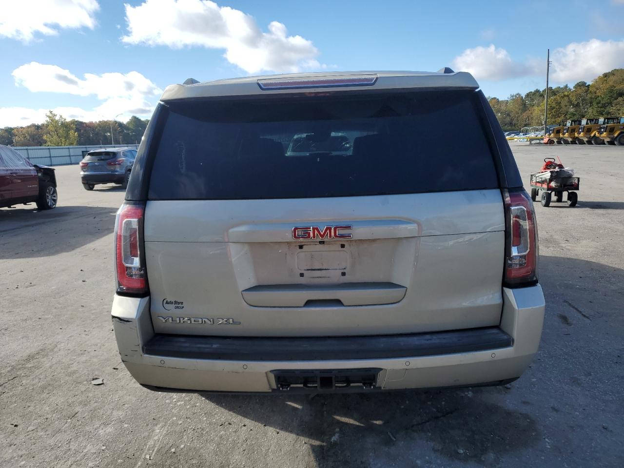 2015 GMC Yukon Xl K1500 Slt VIN: 1GKS2HKC9FR153431 Lot: 90427745