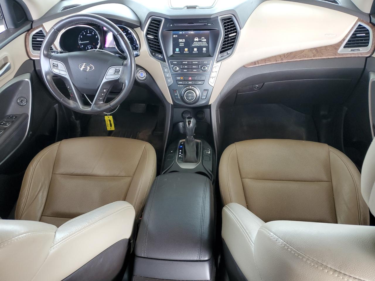 2017 Hyundai Santa Fe Se VIN: KM8SN4HF2HU230066 Lot: 85119065