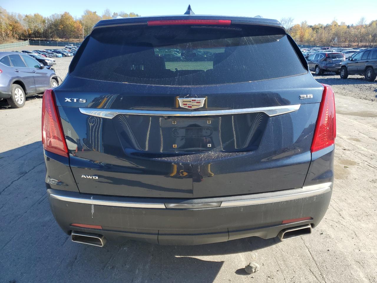2017 Cadillac Xt5 Luxury VIN: 1GYKNDRS8HZ127456 Lot: 89872605