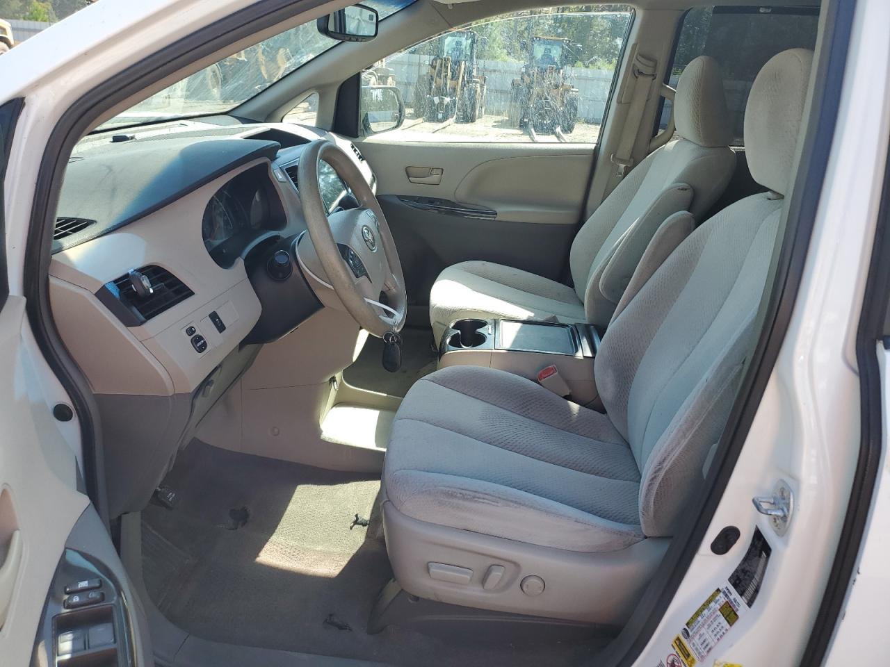 2012 Toyota Sienna Le VIN: 5TDKK3DC9CS227049 Lot: 84749025