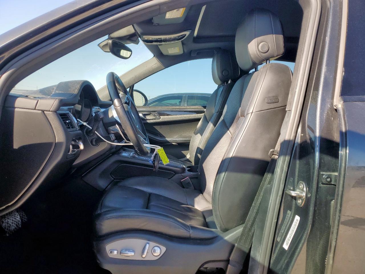 2017 Porsche Macan S VIN: WP1AB2A56HLB14923 Lot: 89848755