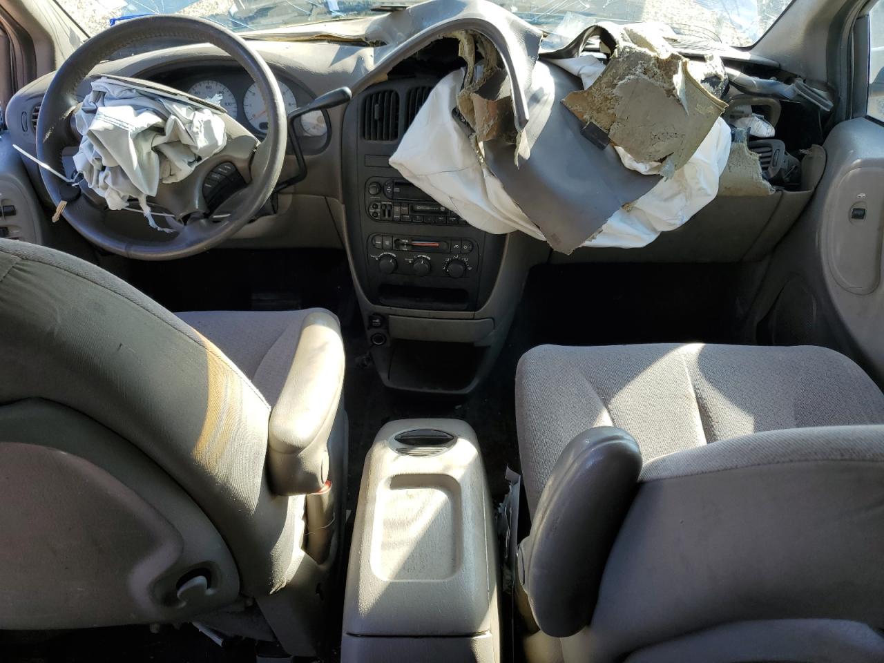 2002 Dodge Grand Caravan Sport VIN: 1B4GP443X2B525609 Lot: 82737265