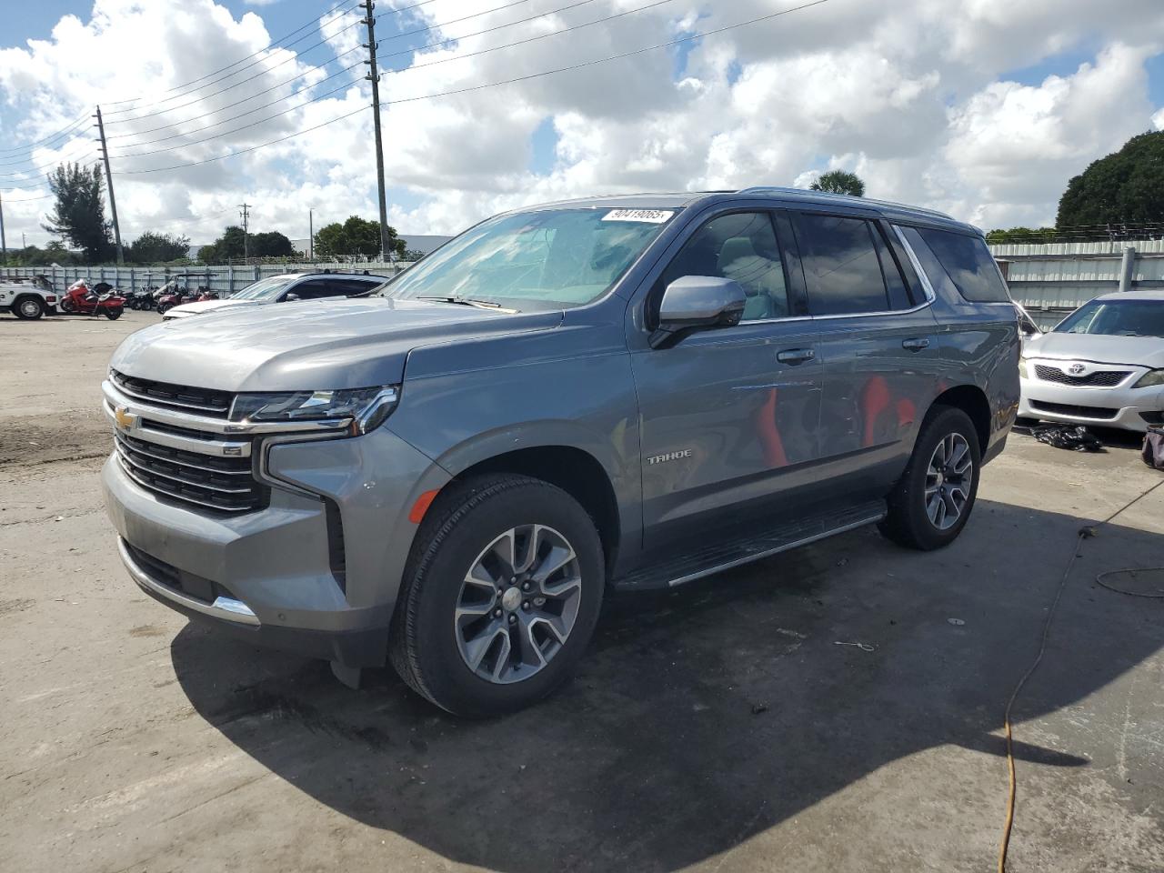 2022 Chevrolet Tahoe K1500 Lt grey  gas 1GNSKNKD2NR314615 photo #1