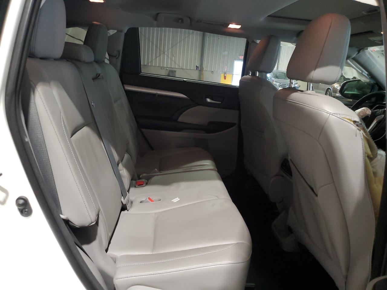 2015 Toyota Highlander Xle VIN: 5TDJKRFH5FS150014 Lot: 81897155