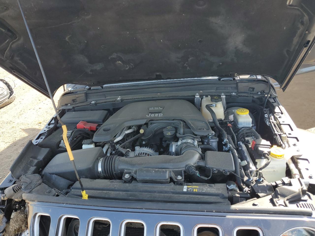 2018 Jeep Wrangler Unlimited Sahara VIN: 1C4HJXEG9JW305929 Lot: 85102595