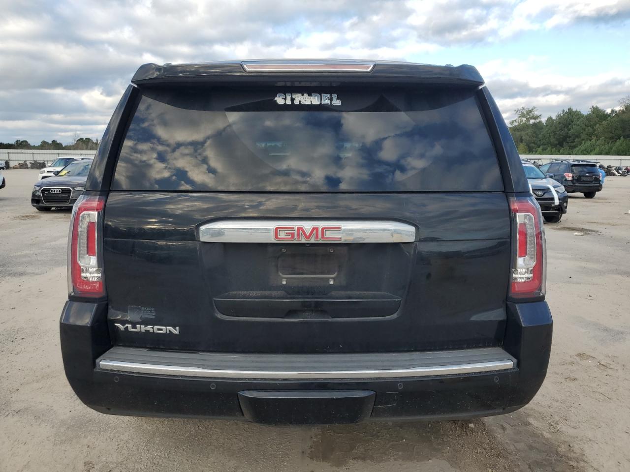 2015 GMC Yukon Denali VIN: 1GKS2CKJ2FR627835 Lot: 89673705