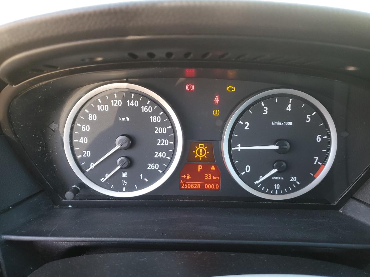 car-image car-image