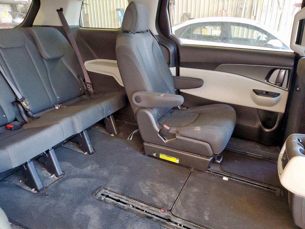 2022 Kia Carnival Lx VIN: KNDNB4H30N6129396 Lot: 84608825