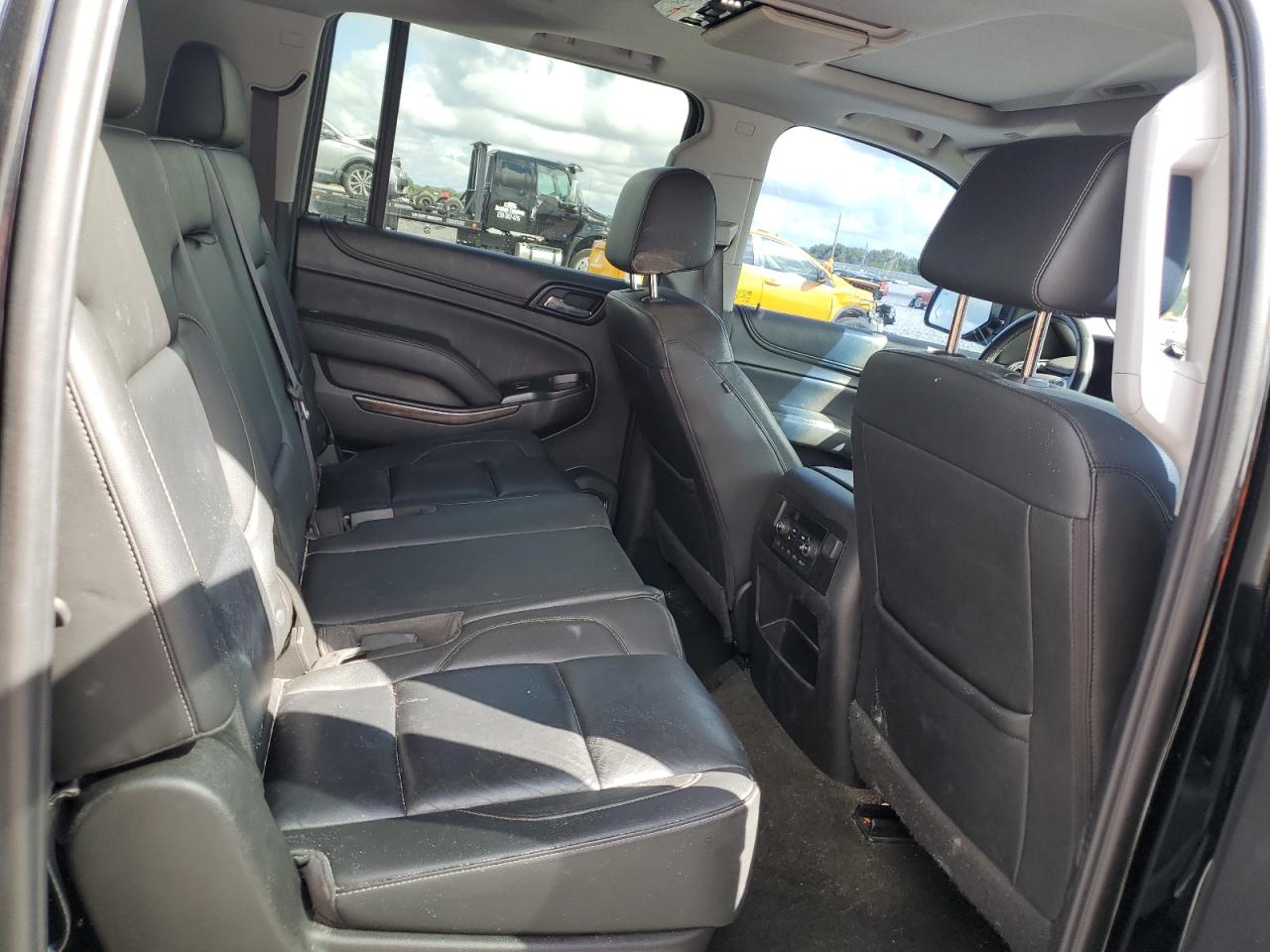 2017 Chevrolet Suburban C1500 Lt VIN: 1GNSCHKC3HR407590 Lot: 85939885