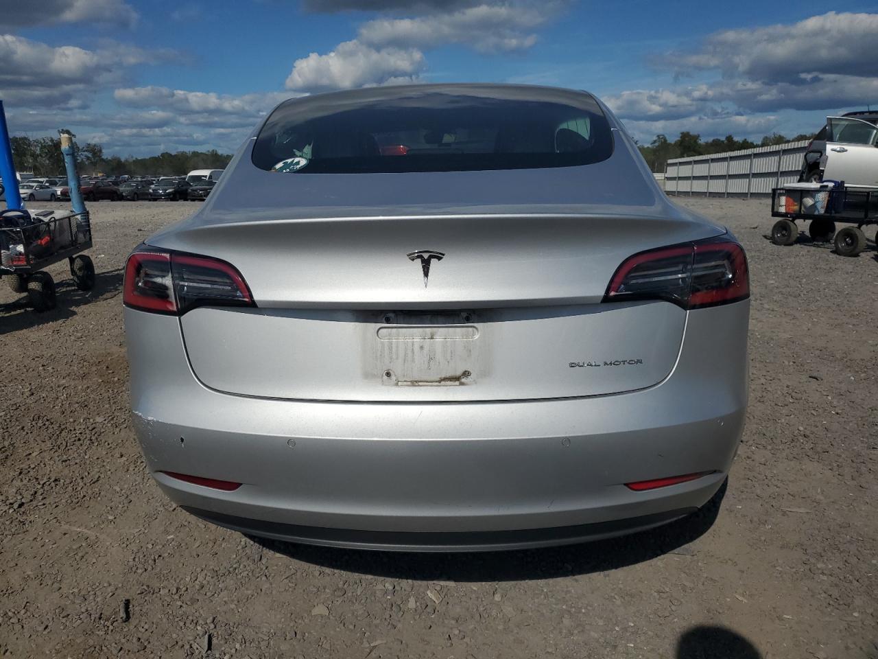 2018 Tesla Model 3 VIN: 5YJ3E1EB8JF116984 Lot: 84923125