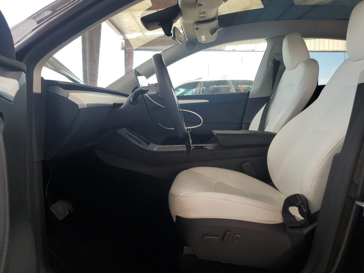 2024 Tesla Model Y VIN: 7SAYGDEE9RF036538 Lot: 85336965