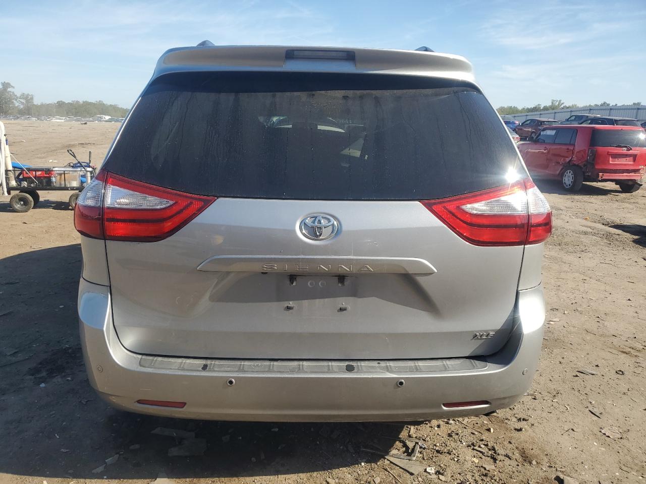 2017 Toyota Sienna Xle VIN: 5TDYZ3DC1HS788679 Lot: 84950475