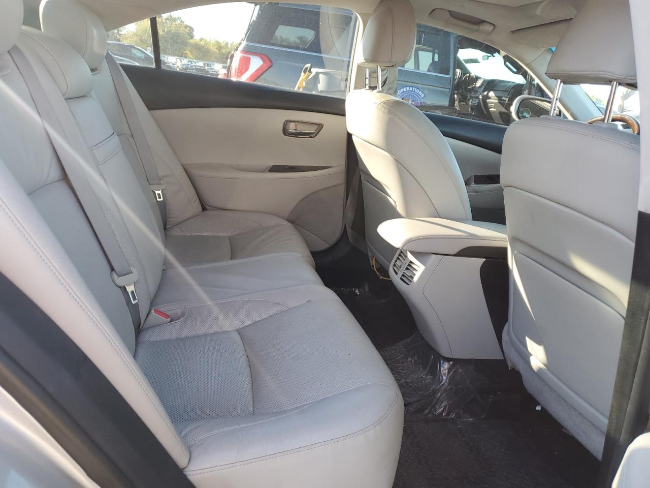 2011 Lexus Es 350 VIN: JTHBK1EG1B2463267 Lot: 86105105