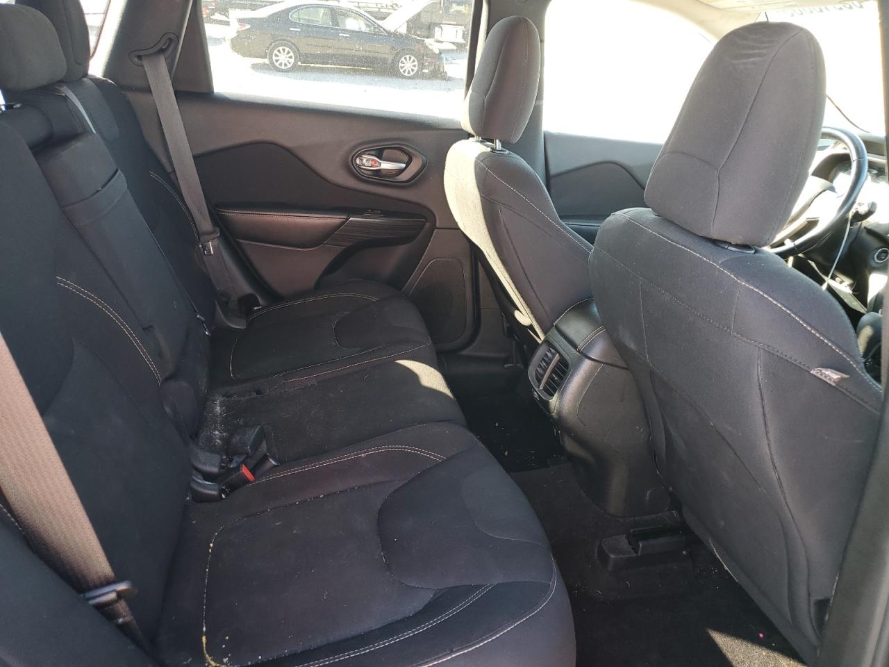 2016 Jeep Cherokee Latitude VIN: 1C4PJMCB7GW241142 Lot: 85918865