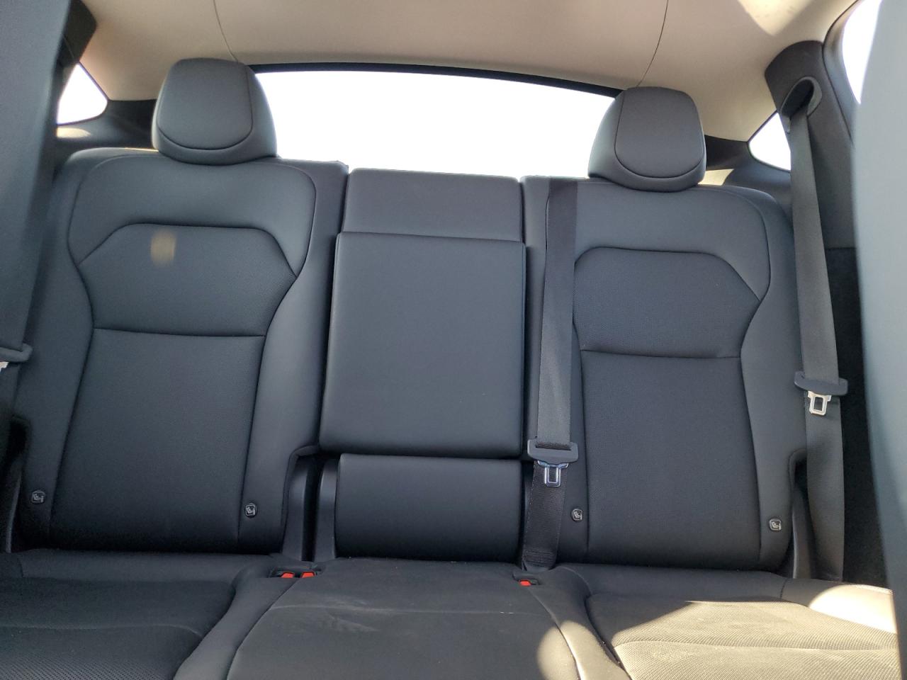 2026 Tesla Model Y VIN: 7SAYGDED9TA425479 Lot: 86140445