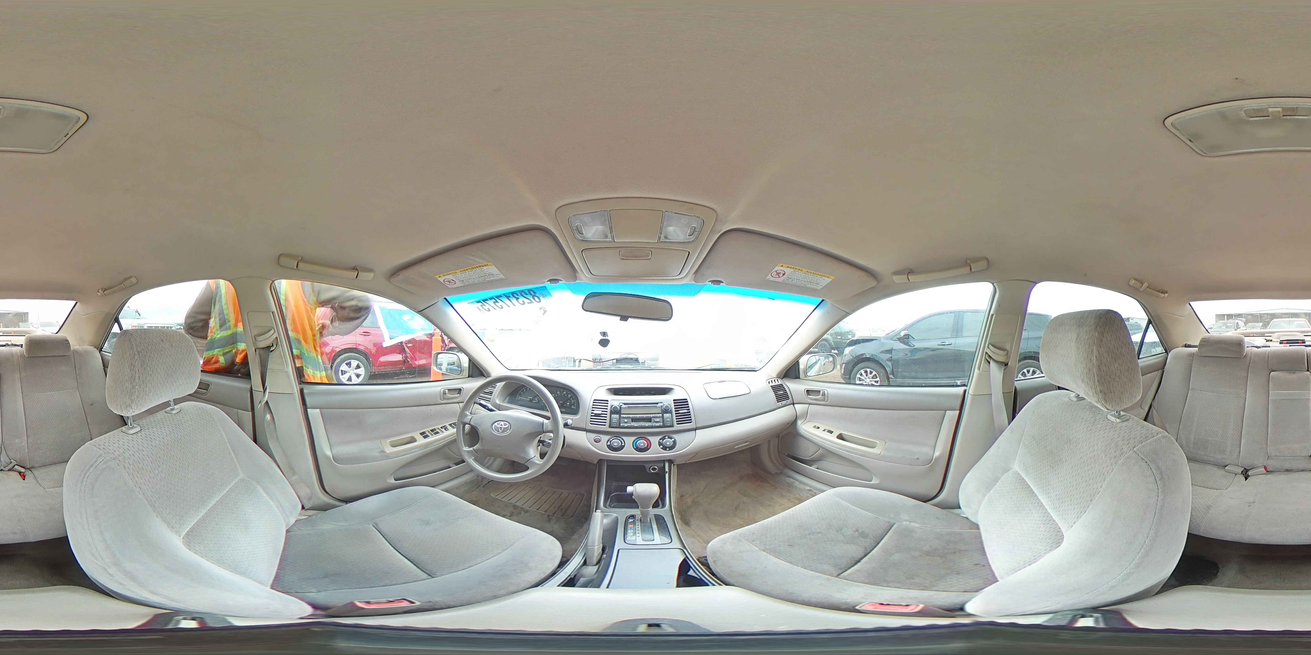 2003 Toyota Camry Le VIN: 4T1BE32K33U118272 Lot: 82317575