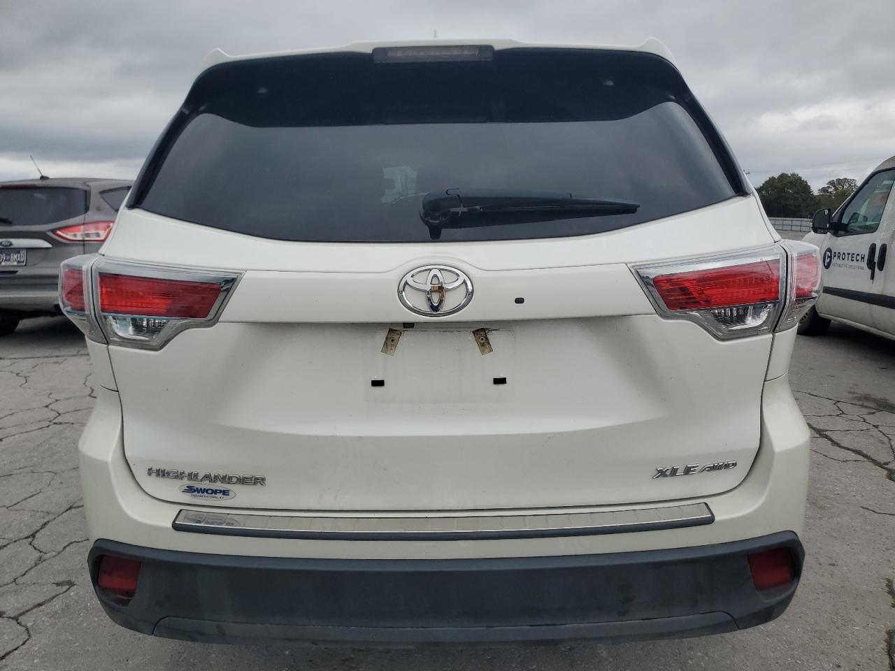 2016 Toyota Highlander Xle VIN: 5TDJKRFH0GS327215 Lot: 82236685
