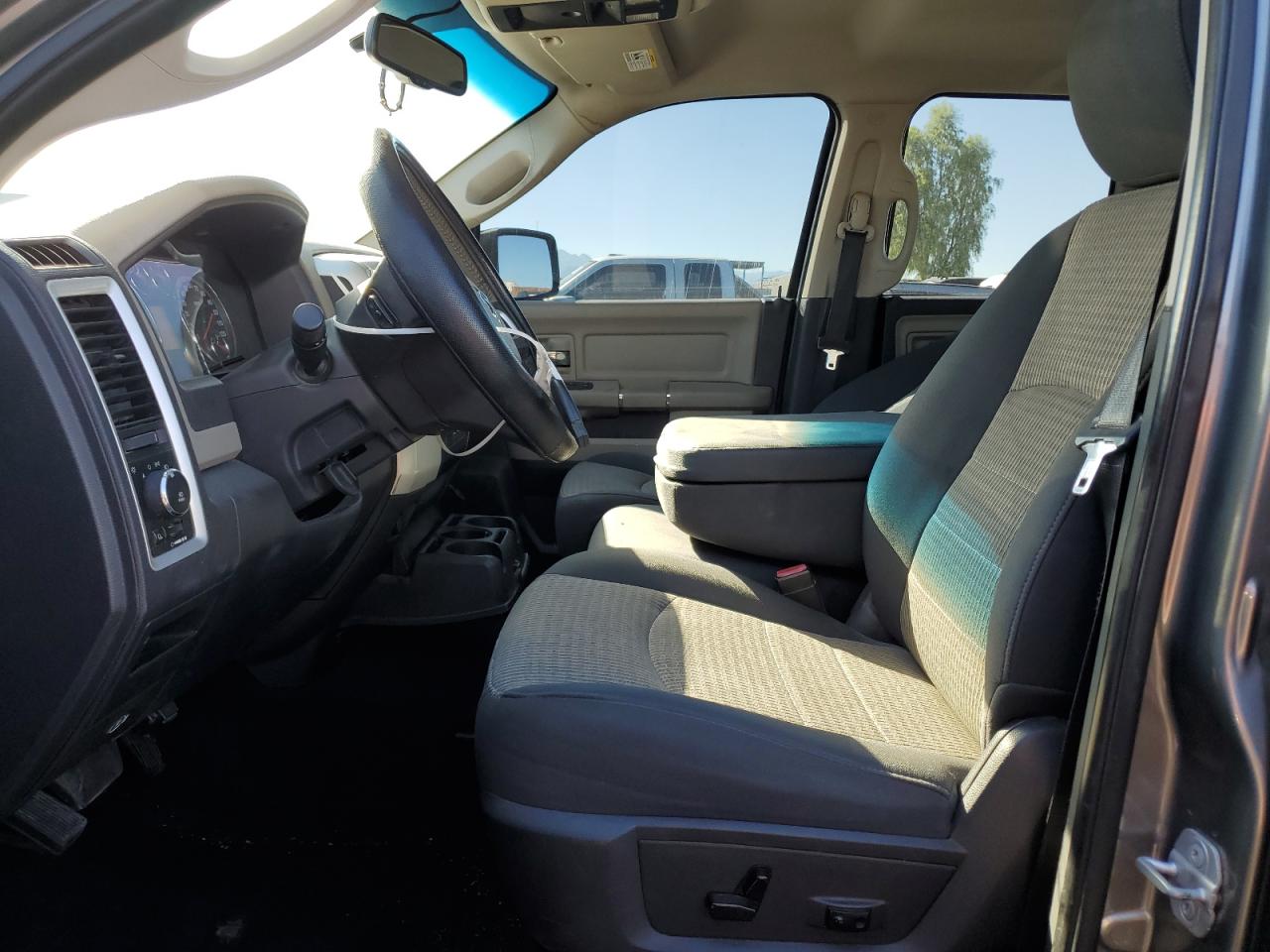 2009 Dodge Ram 1500 VIN: 1D3HV18T39S738845 Lot: 85736765