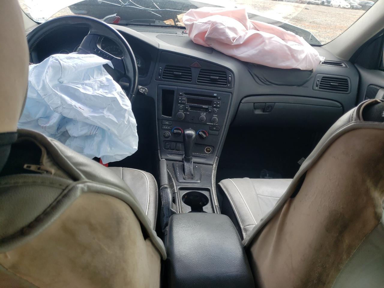 2004 Volvo V70 VIN: YV1SW61T442405835 Lot: 85315965