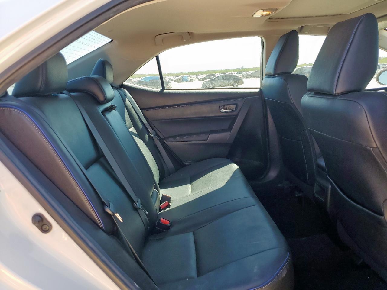 2018 Toyota Corolla L VIN: 5YFBURHE2JP756194 Lot: 86328595