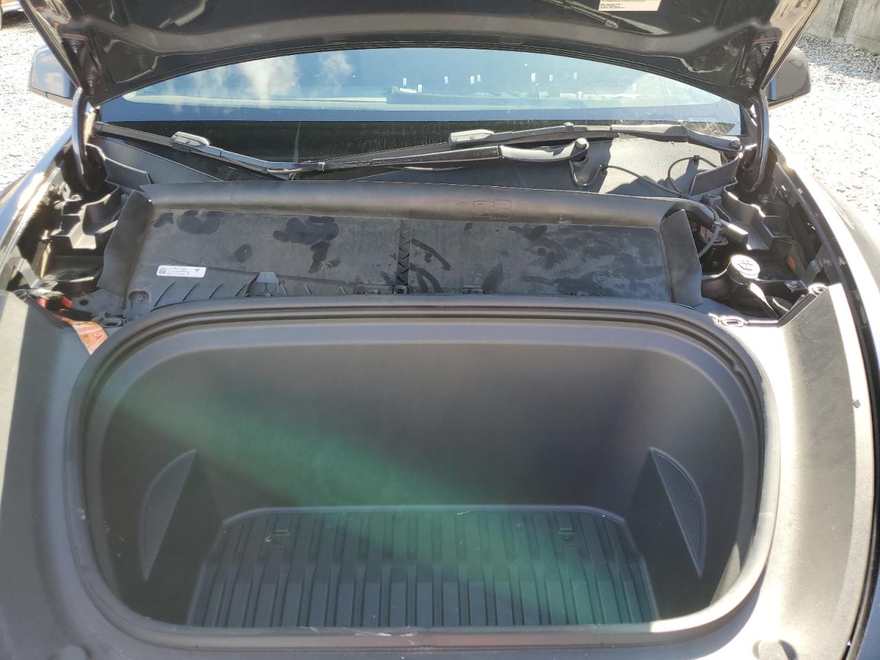 2022 Tesla Model Y VIN: 7SAYGDEF9NF357711 Lot: 81976715