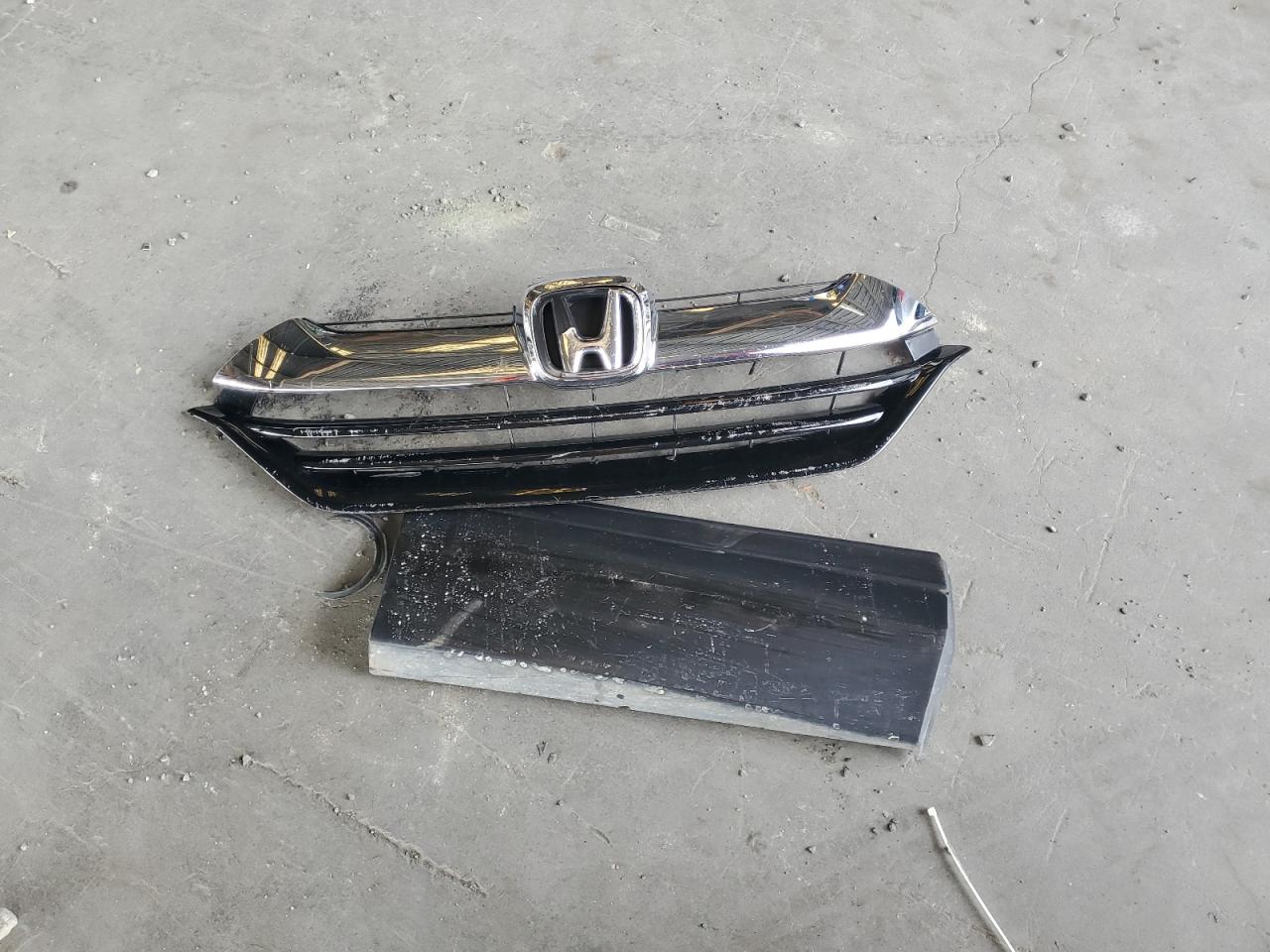 2017 Honda Cr-V Lx VIN: 5J6RW5H3XHL001842 Lot: 82384425