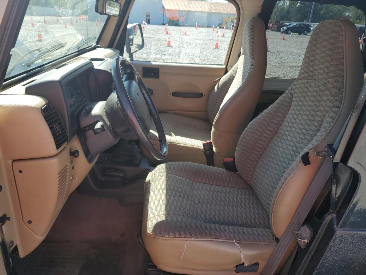 2000 Jeep Wrangler / Tj Se VIN: 1J4FA29P2YP709559 Lot: 85907175