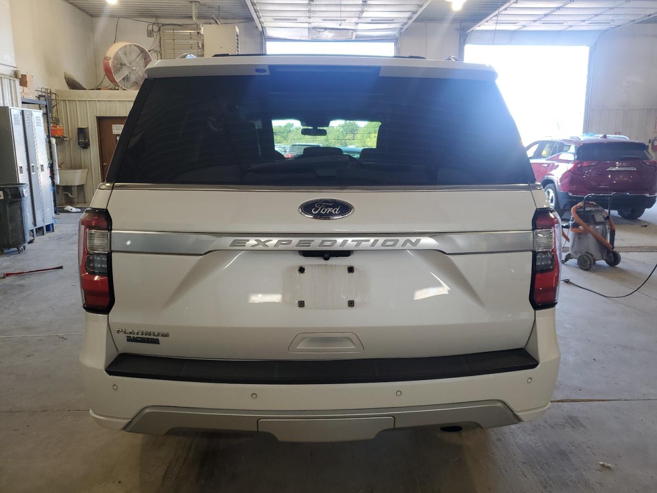 2018 Ford Expedition Platinum VIN: 1FMJU1MT7JEA49327 Lot: 82295725