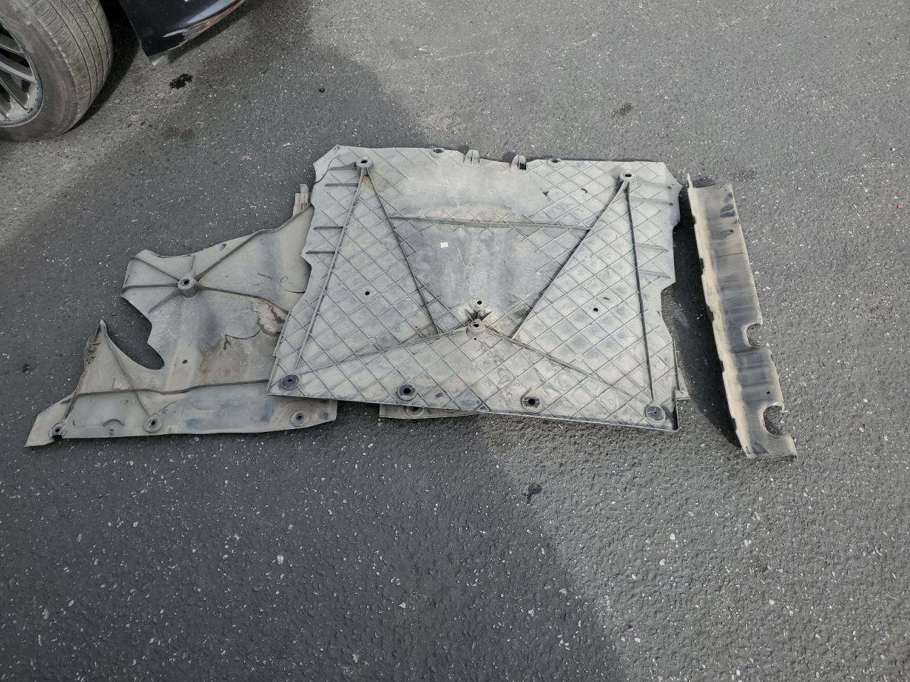 2021 Tesla Model Y VIN: 5YJYGDEE5MF097732 Lot: 82715675