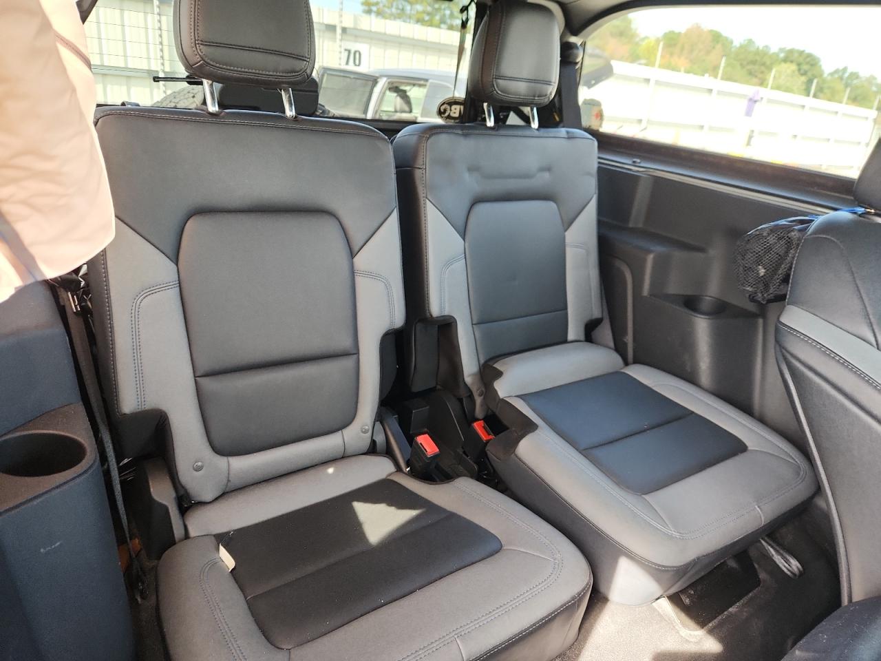 2022 Ford Bronco Base VIN: 1FMDE5AP0NLB46086 Lot: 87227755