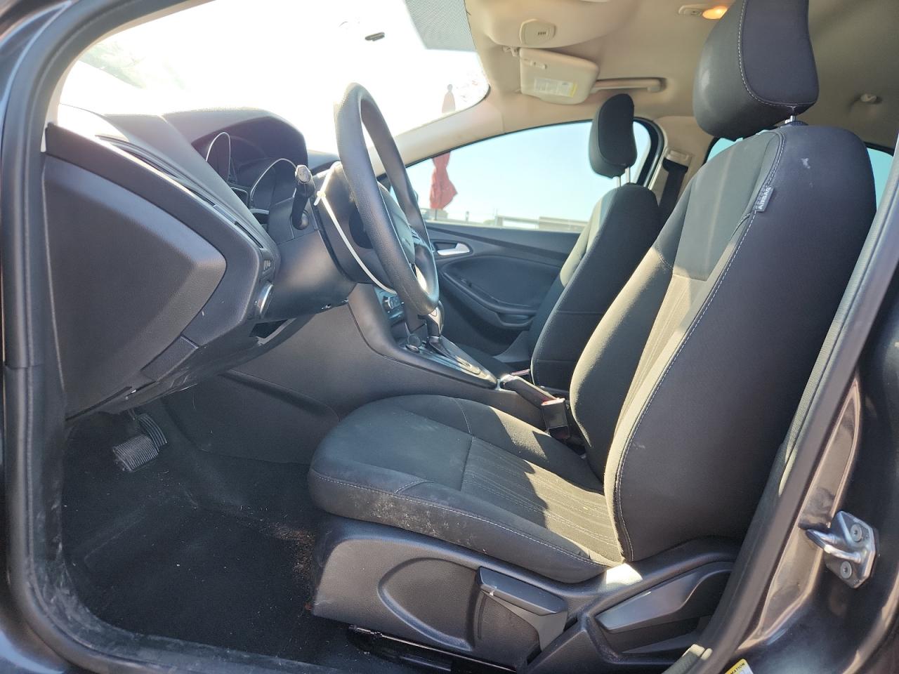 2018 Ford Focus Se VIN: 1FADP3F21JL210927 Lot: 82621365