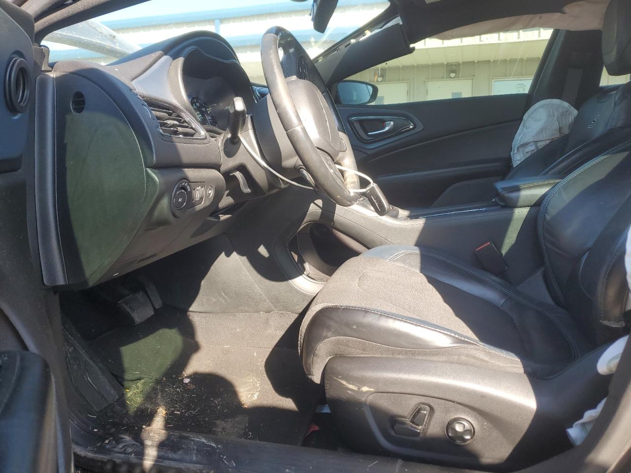 2015 Chrysler 200 S VIN: 1C3CCCBG7FN643719 Lot: 90937995