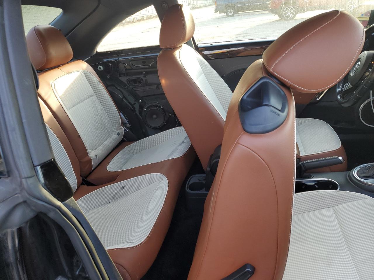 2015 Volkswagen Beetle 1.8T VIN: 3VWF17AT6FM656506 Lot: 85352515