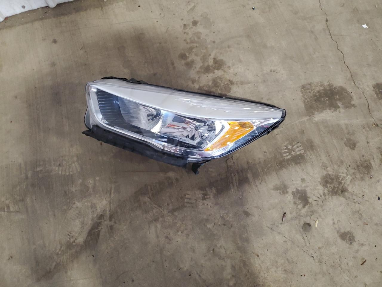 2018 Ford Escape Se VIN: 1FMCU9GD2JUC16551 Lot: 85591145