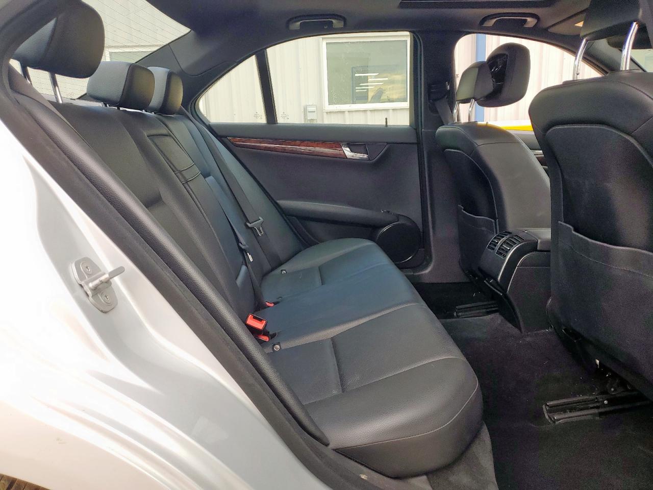 2010 Mercedes-Benz C 300 4Matic VIN: WDDGF8BB1AF435026 Lot: 85562245