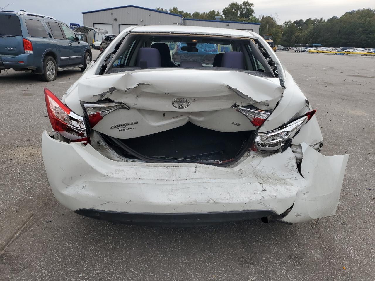 2018 Toyota Corolla L VIN: 5YFBURHE0JP806266 Lot: 82395395