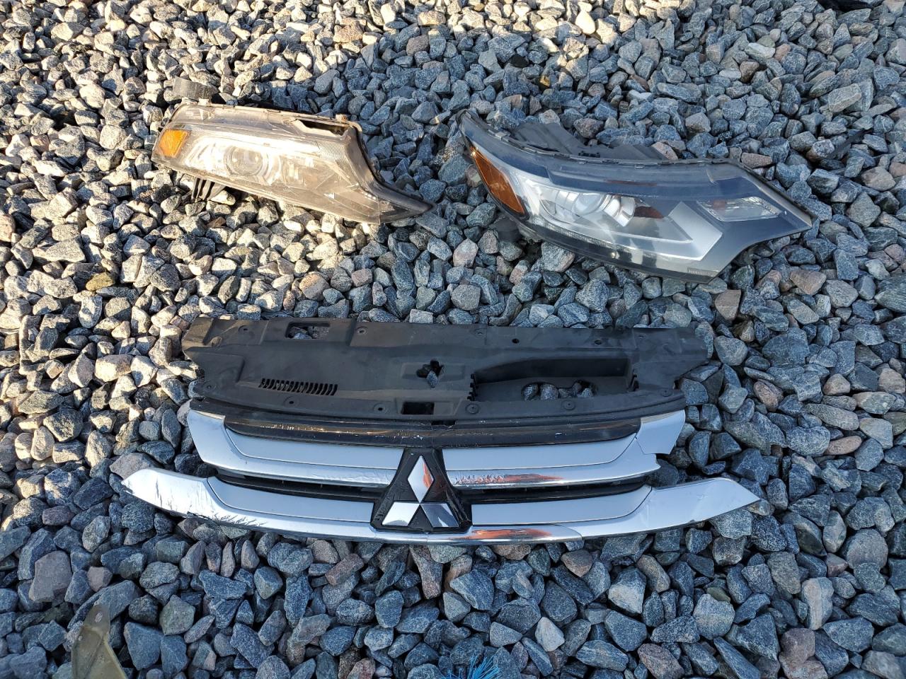 2018 Mitsubishi Outlander Se VIN: JA4AD3A39JZ018118 Lot: 82569625