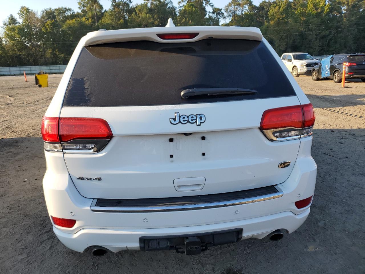 2015 Jeep Grand Cherokee Overland VIN: 1C4RJFCT2FC633409 Lot: 84563235