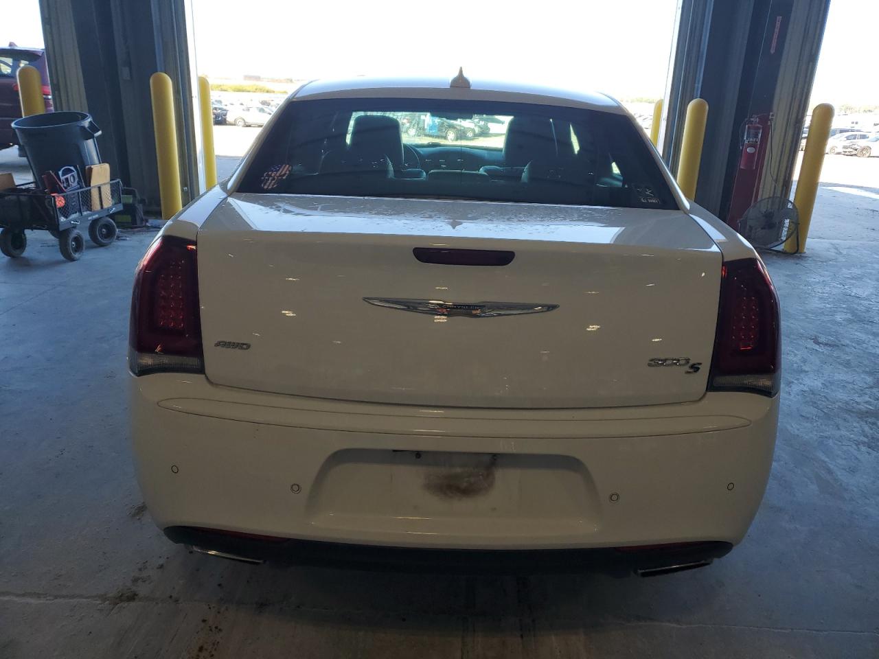 2016 Chrysler 300 S VIN: 2C3CCAGG5GH198632 Lot: 85666865