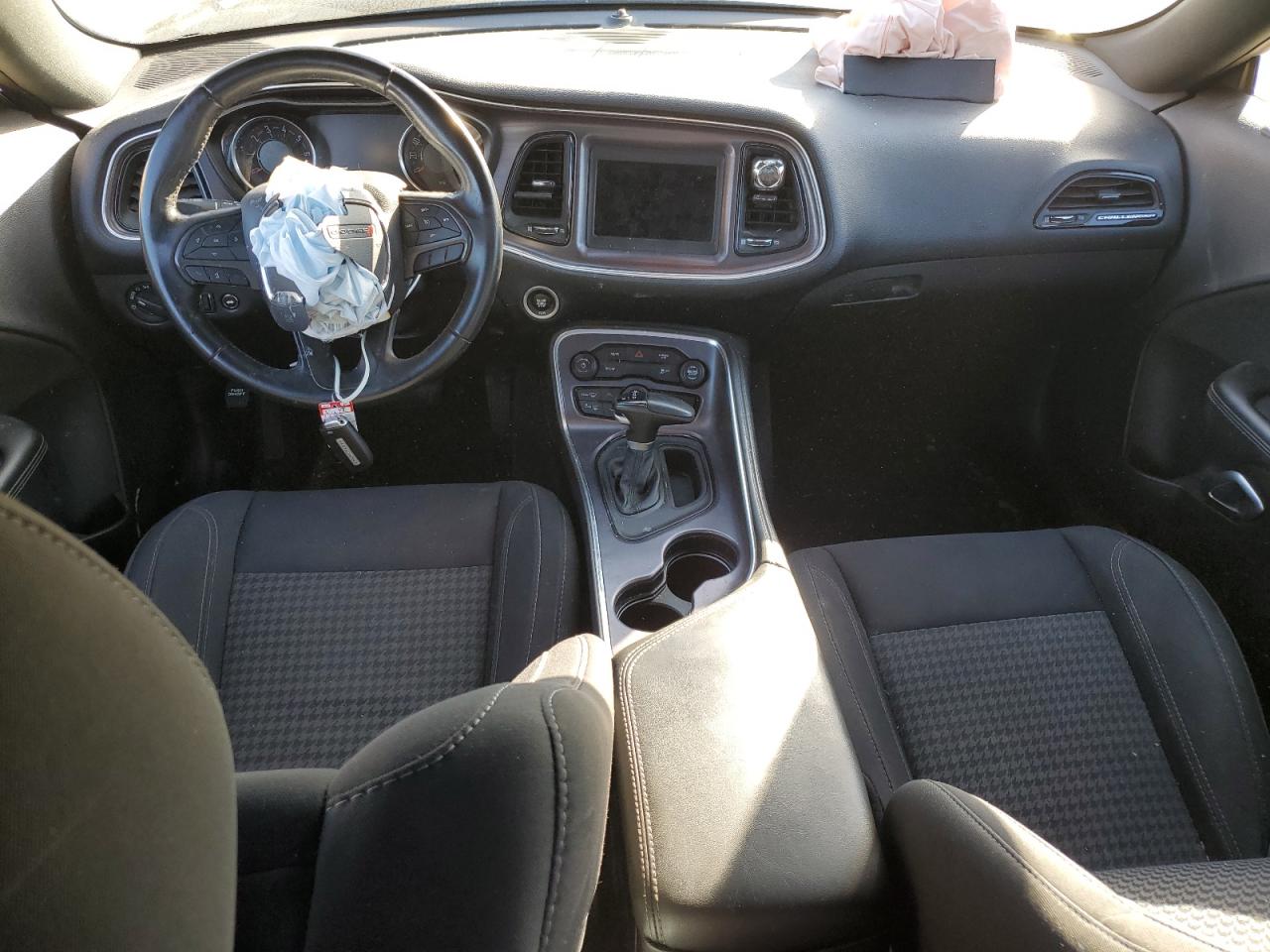 2018 Dodge Challenger Sxt VIN: 2C3CDZAG1JH305106 Lot: 82665435