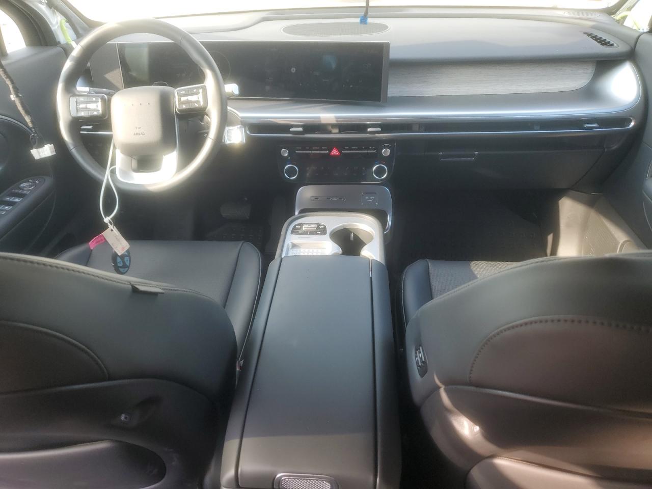 2026 Hyundai Ioniq 9 Sel VIN: 7YAMUFS38TY001766 Lot: 82160575