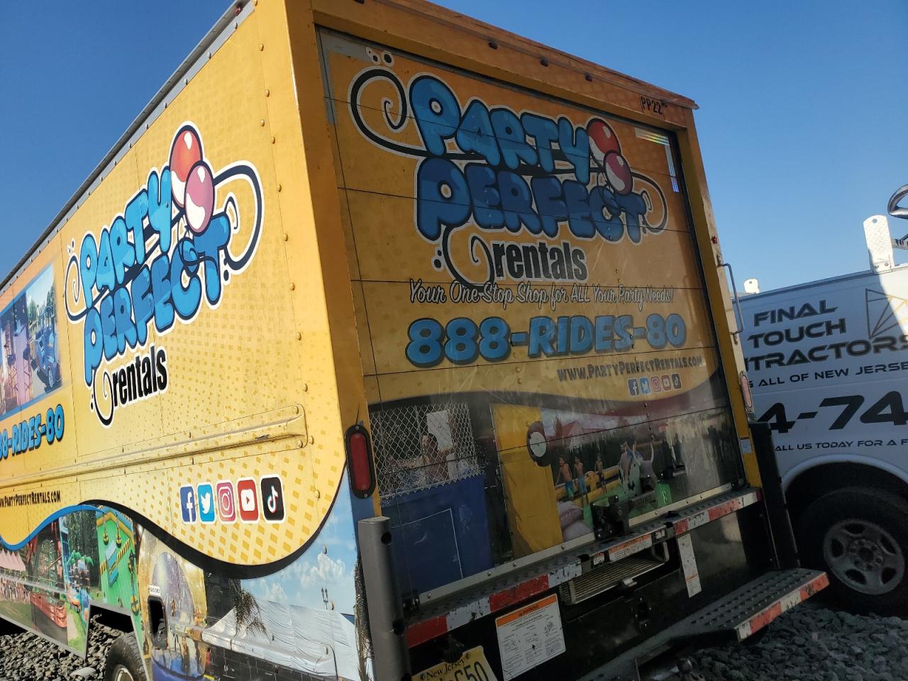 2019 Ford Econoline E350 Super Duty Cutaway Van VIN: 1FDWE3FS8KDC15798 Lot: 90702265