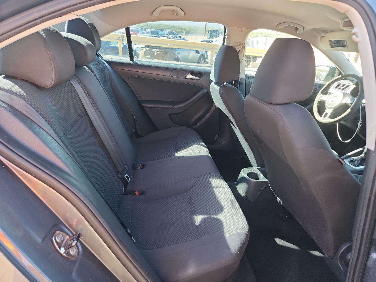 2013 Volkswagen Jetta Base VIN: 3VW2K7AJ1DM382381 Lot: 84917105