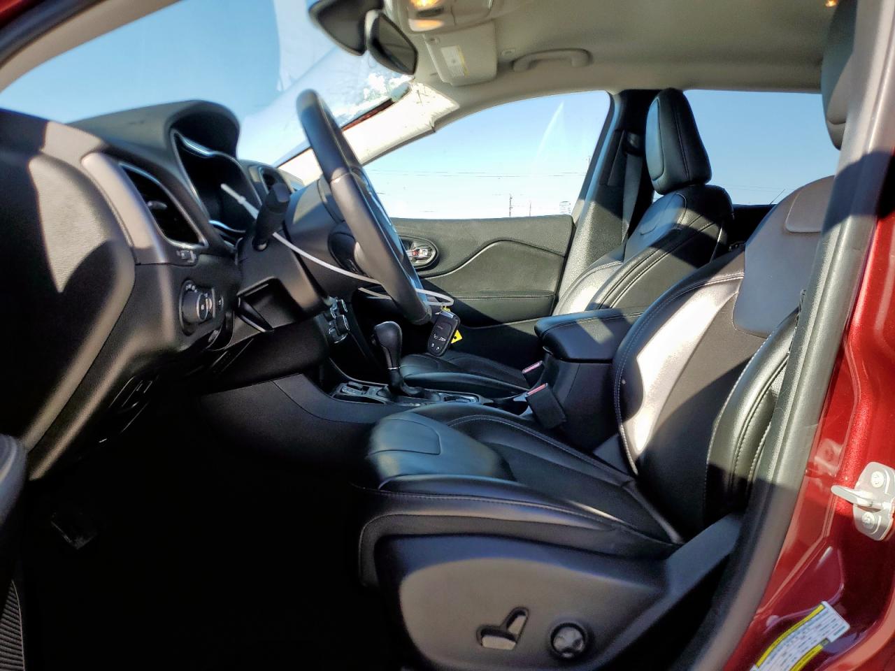 2019 Jeep Cherokee Latitude Plus VIN: 1C4PJLLXXKD280284 Lot: 90555725