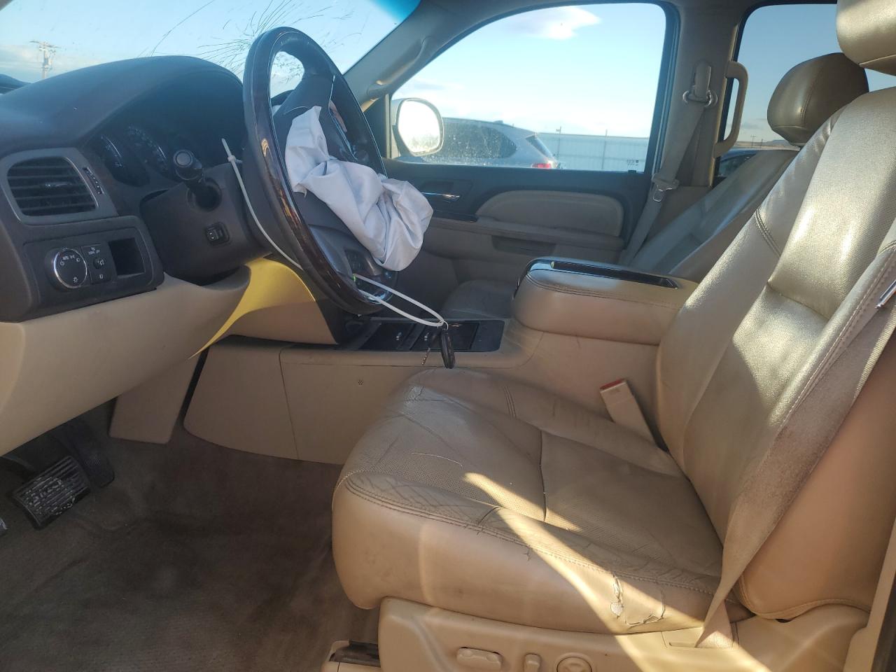 2011 GMC Yukon Xl Denali VIN: 1GKS2MEF3BR202292 Lot: 84066175