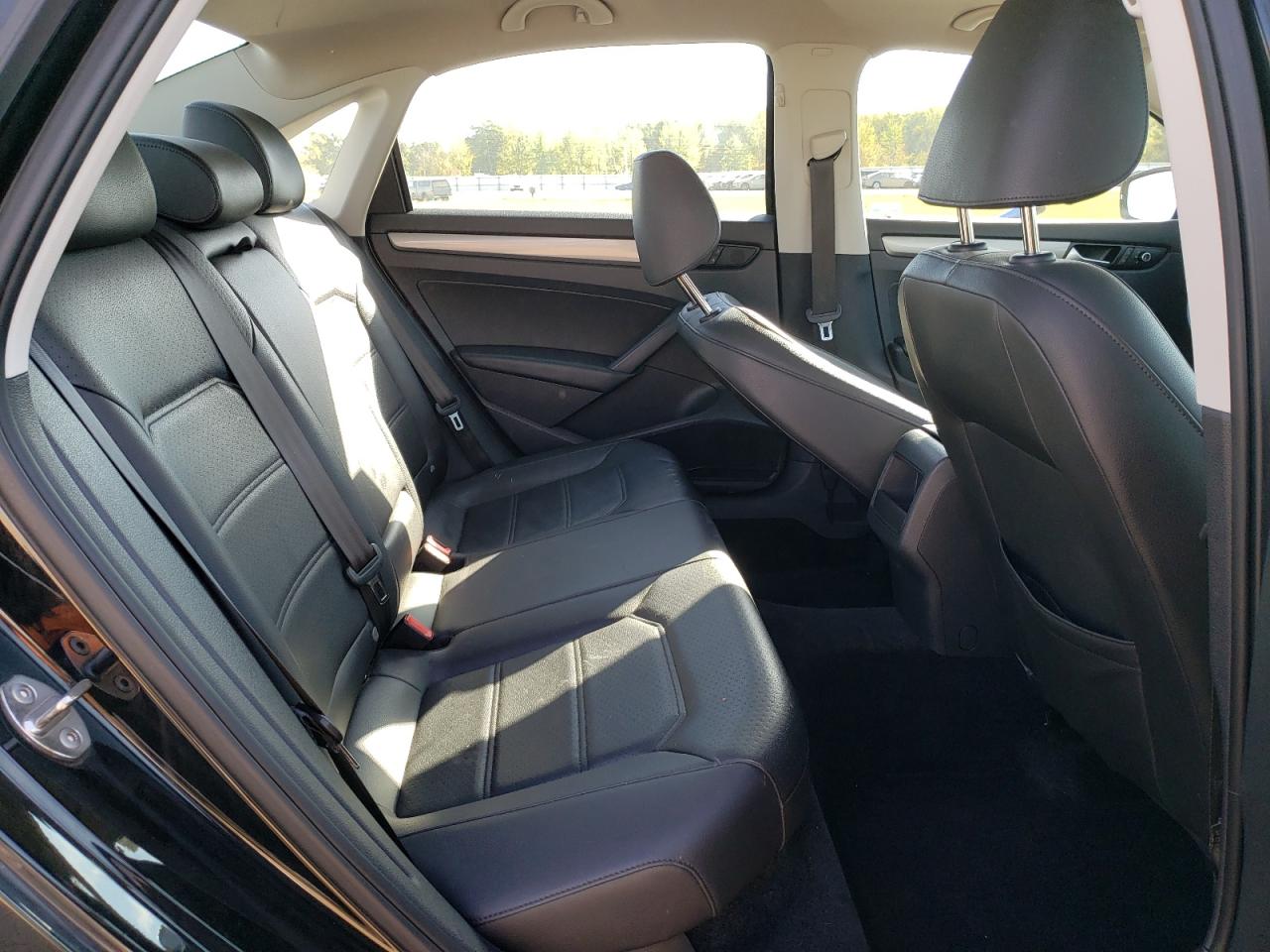 2015 Volkswagen Passat S VIN: 1VWAT7A30FC115960 Lot: 82183465