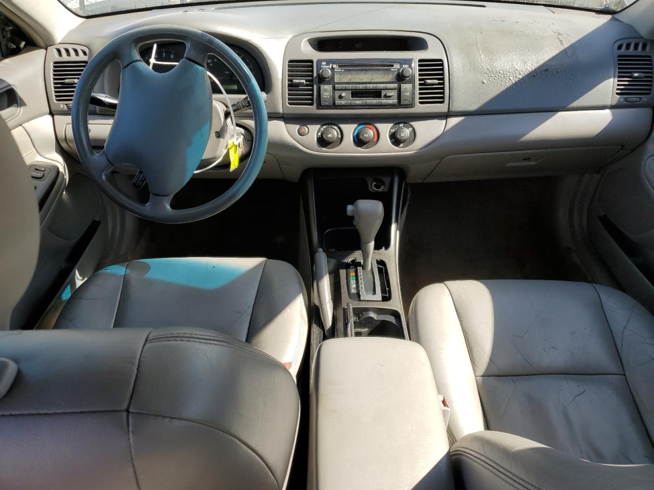 2003 Toyota Camry Le VIN: 4T1BE32K93U230591 Lot: 82388735