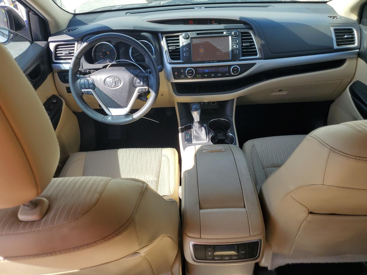 2019 Toyota Highlander Le VIN: 5TDZZRFH9KS353271 Lot: 86115325