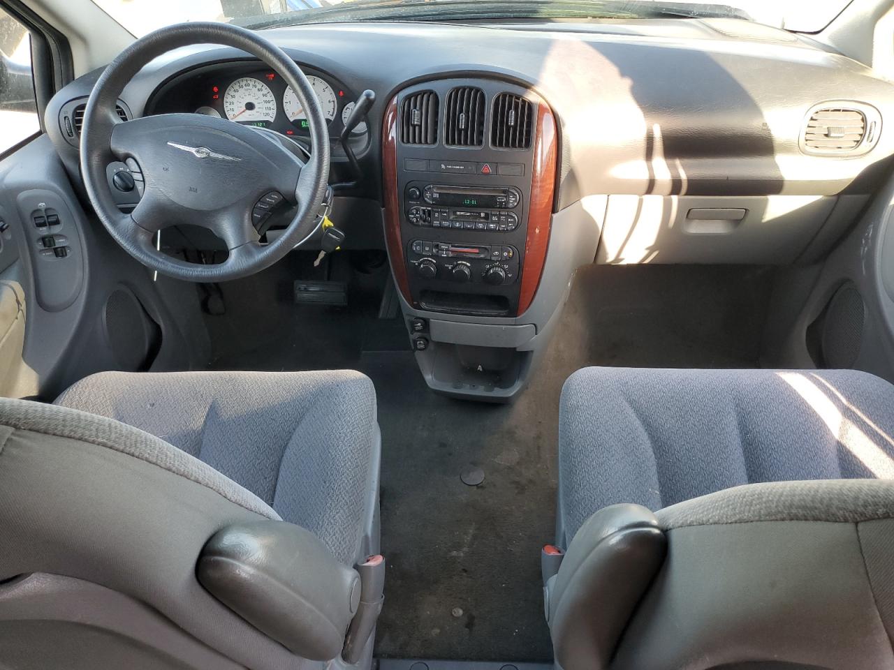 2006 Chrysler Town & Country Lx VIN: 2A4GP44R56R738170 Lot: 85723095